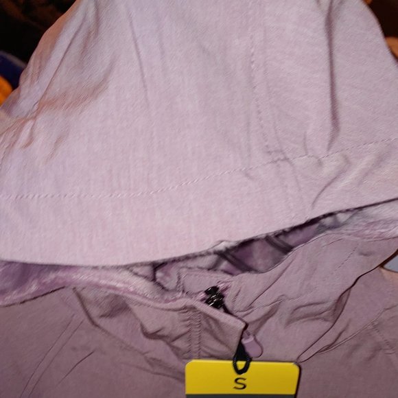 Kirkland Signature Ladies' Water-Repellent Wind Resistant Softshell Jacket - Picture 6 of 9